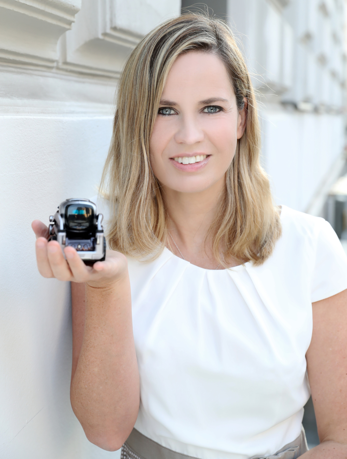 Julia Lehmann with bot technology
